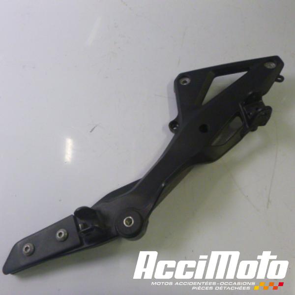 Part Motor bike Platine repose-pieds (droit) HONDA CBR600F