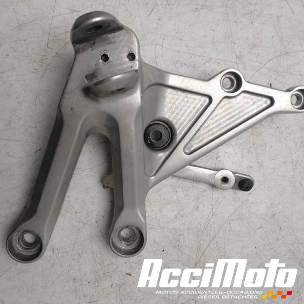 Pièce Moto Platine repose-pied avant (droit) HONDA CBR1000RR