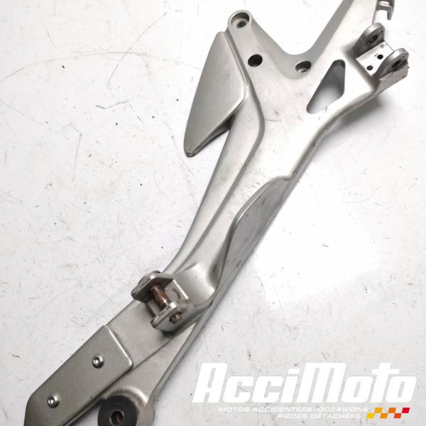 Pièce Moto Platine repose-pieds (droit) HONDA CBF600S