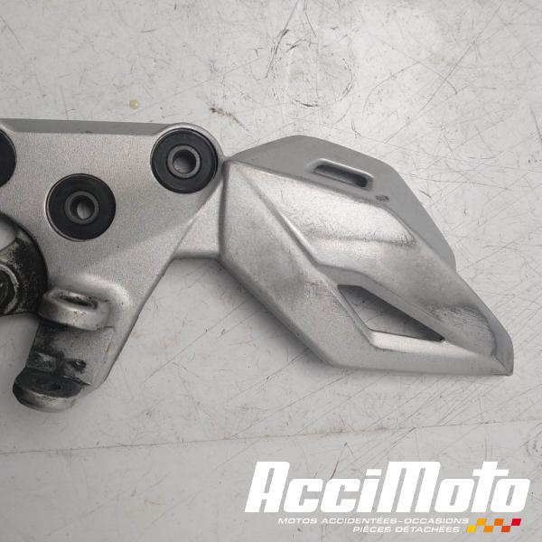 Part Motor bike Platine repose-pied avant (gauche) SUZUKI GSR 750