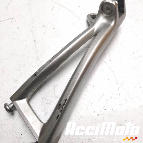 Pièce Moto Platine repose-pied arrière (gauche) YAMAHA R6 YZF600