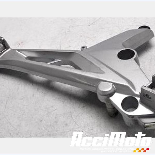 Part Motor bike Platine repose-pieds (droit) HONDA CB125F