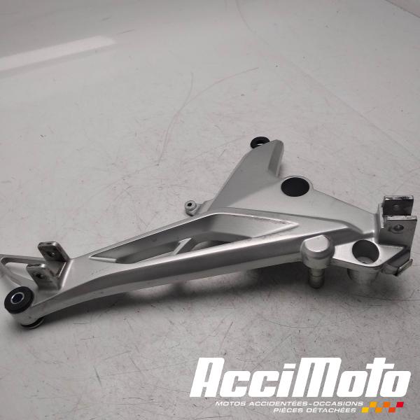 Pièce Moto Platine repose-pieds (gauche) HONDA CB125F