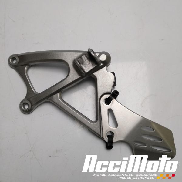 Pièce Moto Platine repose-pied avant (droit) YAMAHA R1 YZF1000