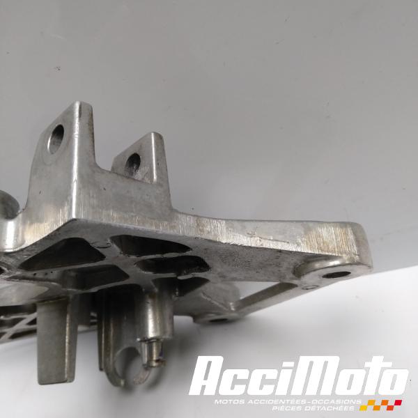 Pièce Moto Platine repose-pied avant (droit) HONDA CBR125