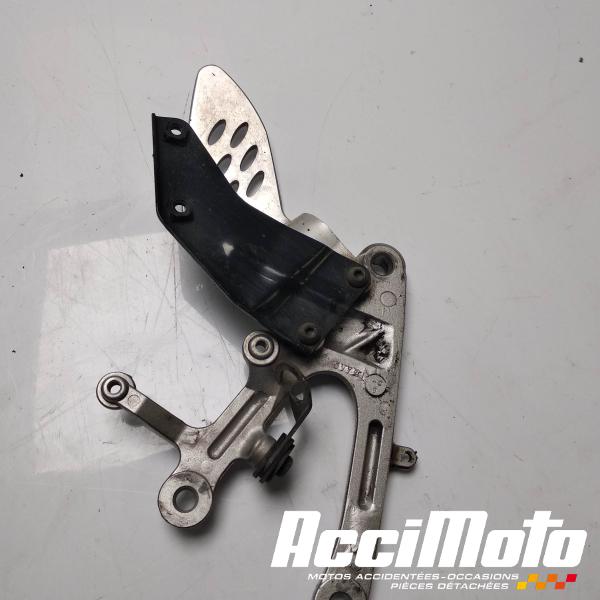 Pièce Moto Platine repose-pied avant (droit) YAMAHA R1 YZF1000