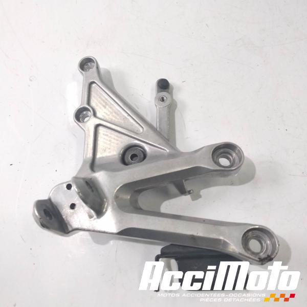 Part Motor bike Platine repose-pied avant (droit) HONDA CBR1000RR