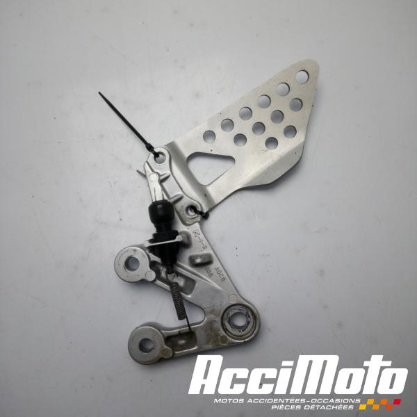 Pièce Moto Platine repose-pied avant (droit) SUZUKI GSXR 1000