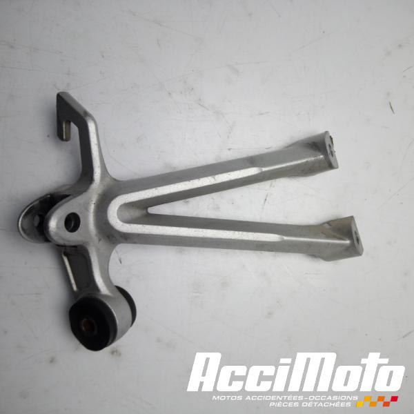 Pièce Moto Platine repose-pied arrière (droit) SUZUKI GSXR 1000