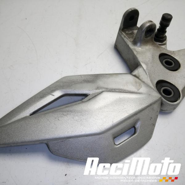 Part Motor bike Platine repose-pied avant (gauche) SUZUKI GSR 750