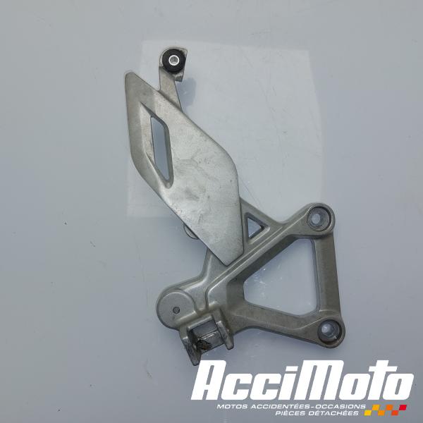 Pièce Moto Platine repose-pied avant (droit) HONDA CBR125