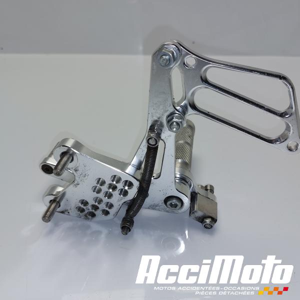 Pièce Moto Platine repose-pied avant (droit) SUZUKI GSXR 1000