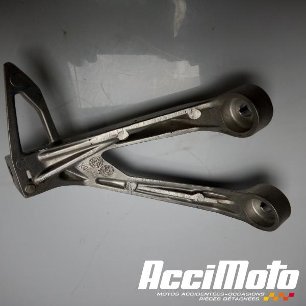 Pièce Moto Platine repose-pied arrière (gauche) HONDA CB125 R