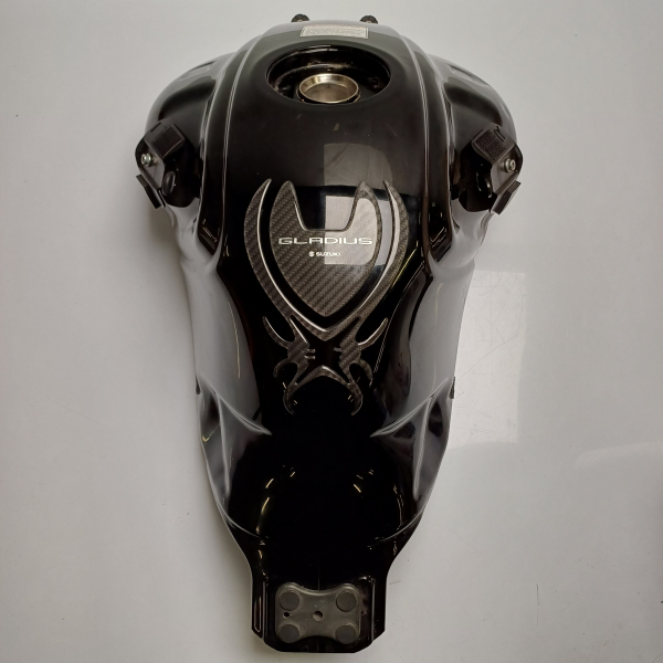 Part Motor bike Réservoir d'essence  SUZUKI GLADIUS SFV650