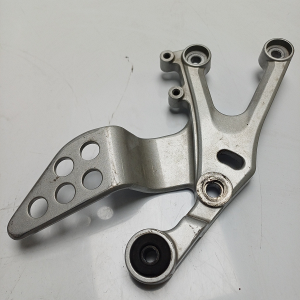 Pièce Moto Platine repose-pied avant (droit) YAMAHA YZF-R 125