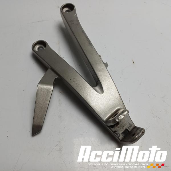 Pièce Moto Platine repose-pied arrière (droit) HONDA CBR600RR