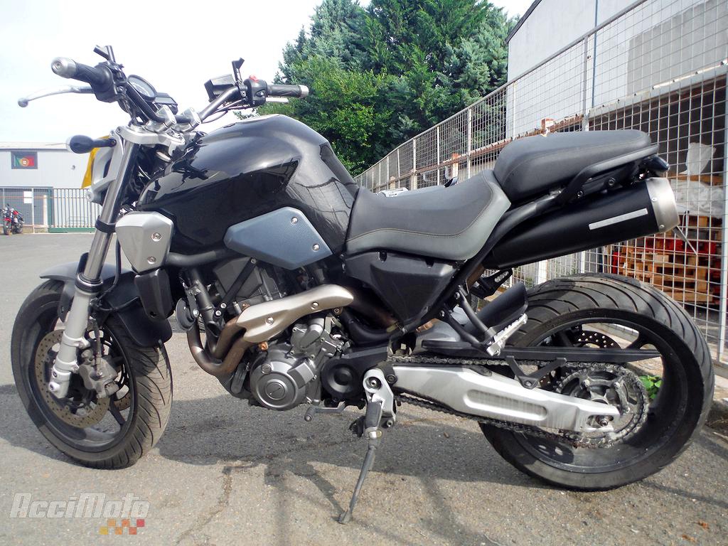 Moto accidentée YAMAHA MT-03 MT 03 NOIR