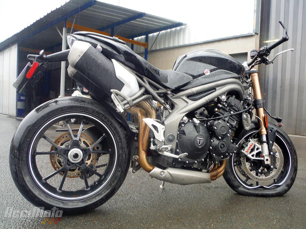 Moto accidentée TRIUMPH SPEED TRIPLE 1050