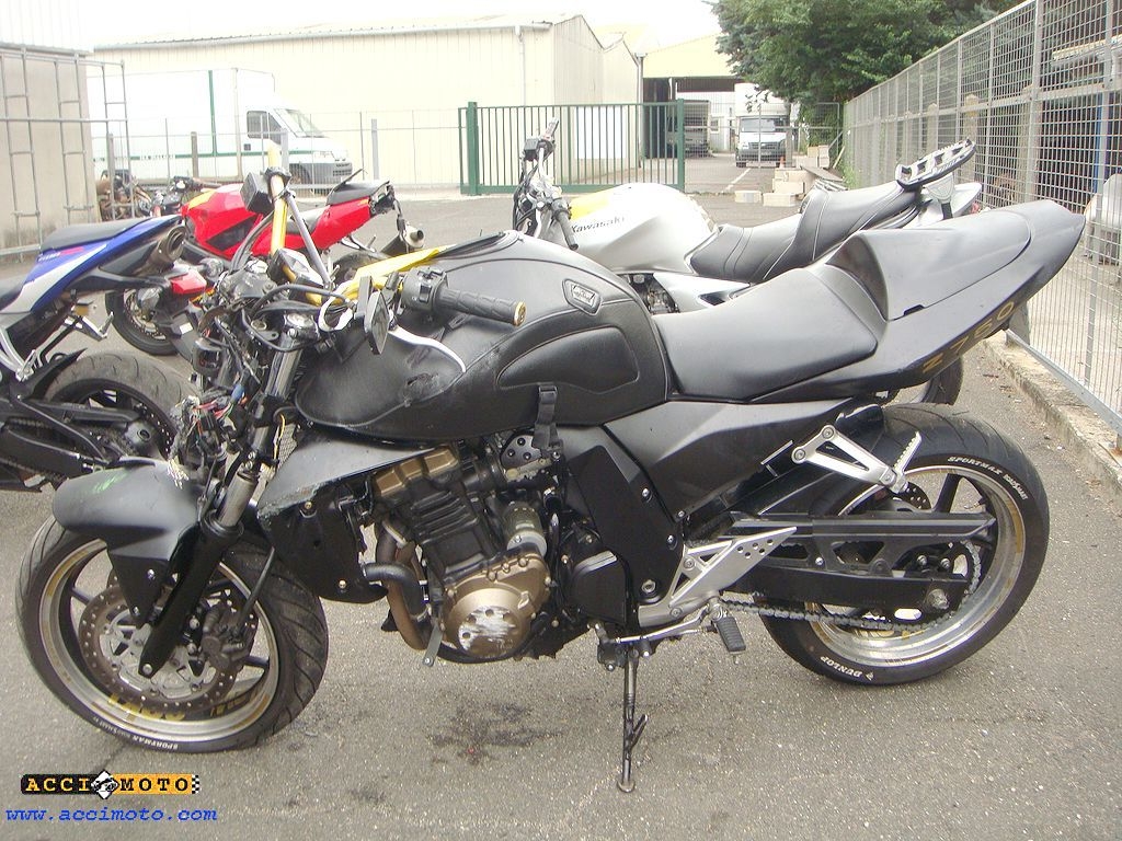 Moto accidentée KAWASAKI Z750 Z 750 NOIR