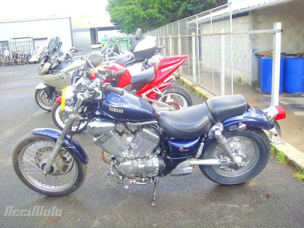 Moto accidentée YAMAHA VIRAGO 535 BLEU