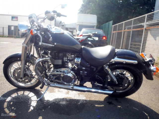 Triumph Bonneville 865 Moto Accidentée